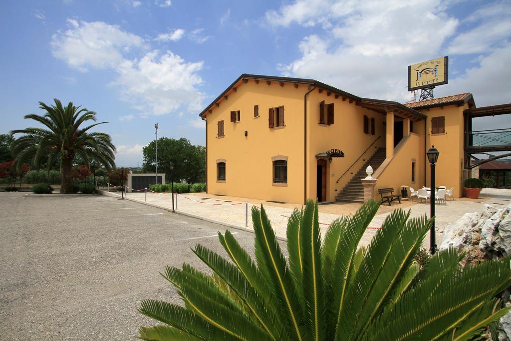 Country House Il Ponte Alba Adriatica Luaran gambar